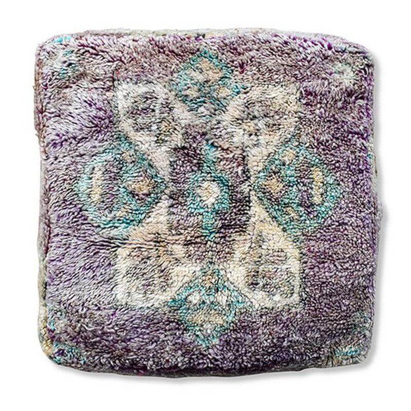 Vintage Marokkaans vloerkussen K1419 met unieke Berberpatronen in paarstinten, perfecte bohemian style eyecatcher voor elke kamer.