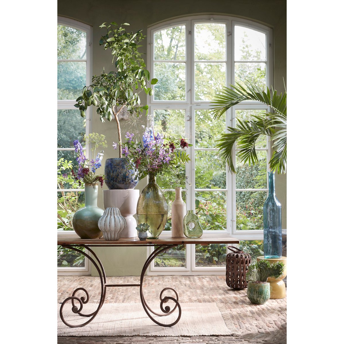 Rioja Fles Vaas - H100 x Ø21 cm - Gerecycled Glas - Lichtblauw-vazen-Mica Decorations-Ik Hout ervan.