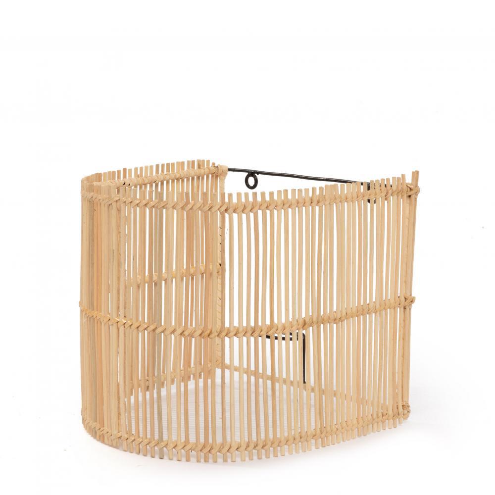 Rotan Wandlamp de Gigi met halfcilindrisch ontwerp, voor een intieme sfeer en lichtspektakel in huis.