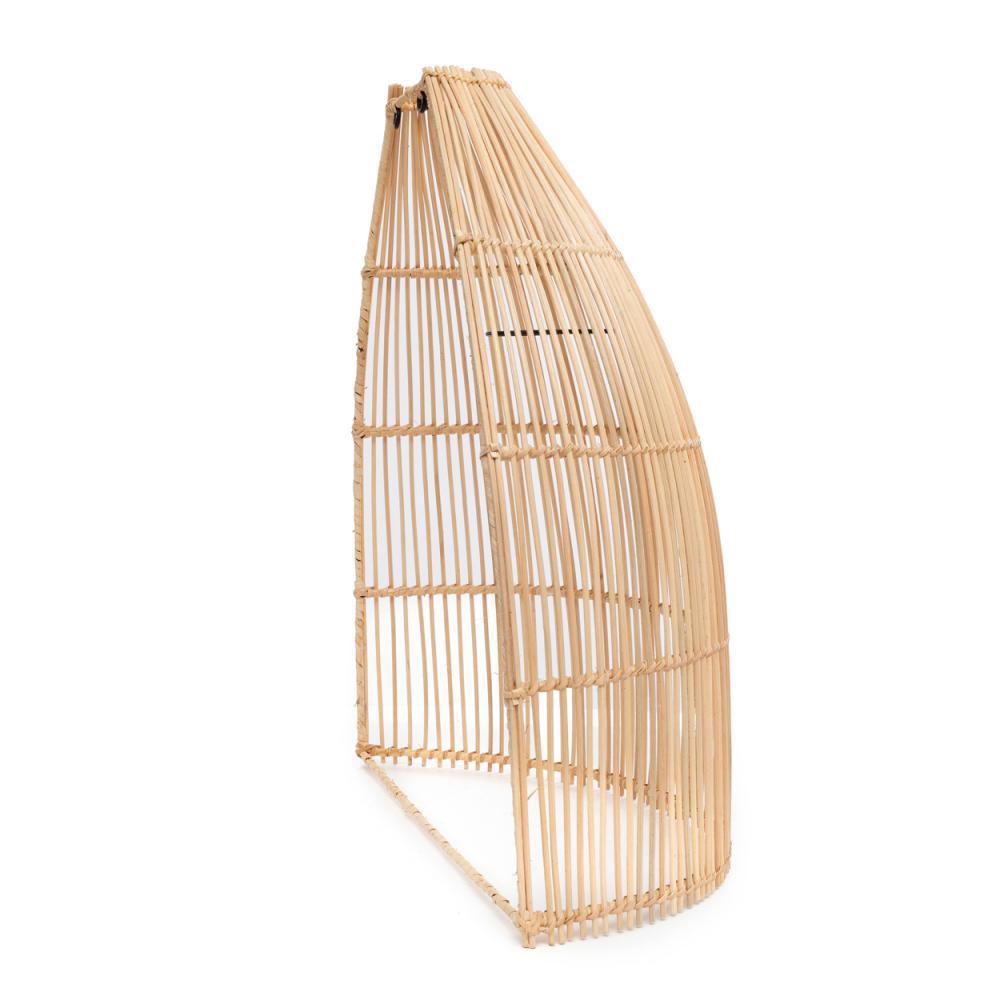 Rotan Wandlamp de Lalo met conische vorm voor sfeervolle verlichting in huis.