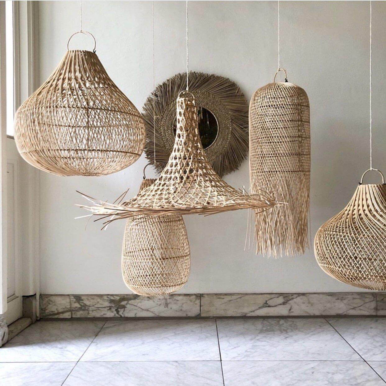 Boho rotan hanglampen in diverse vormen, handgemaakt en sfeervol voor binnenruimtes. Perfect voor een natuurlijke uitstraling.