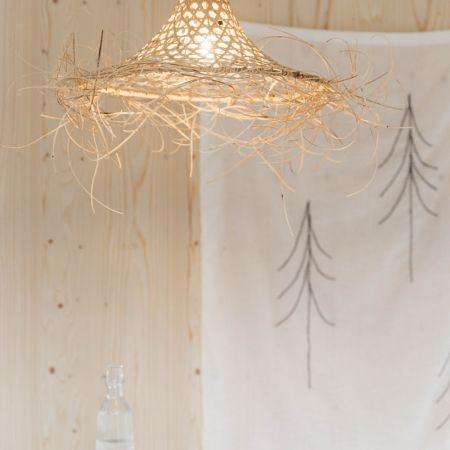 Rotan hanglamp Yao met bohemian uitstraling, perfect voor een Ibiza-sfeer thuis. Stijlvolle en duurzame keuze voor elke ruimte.