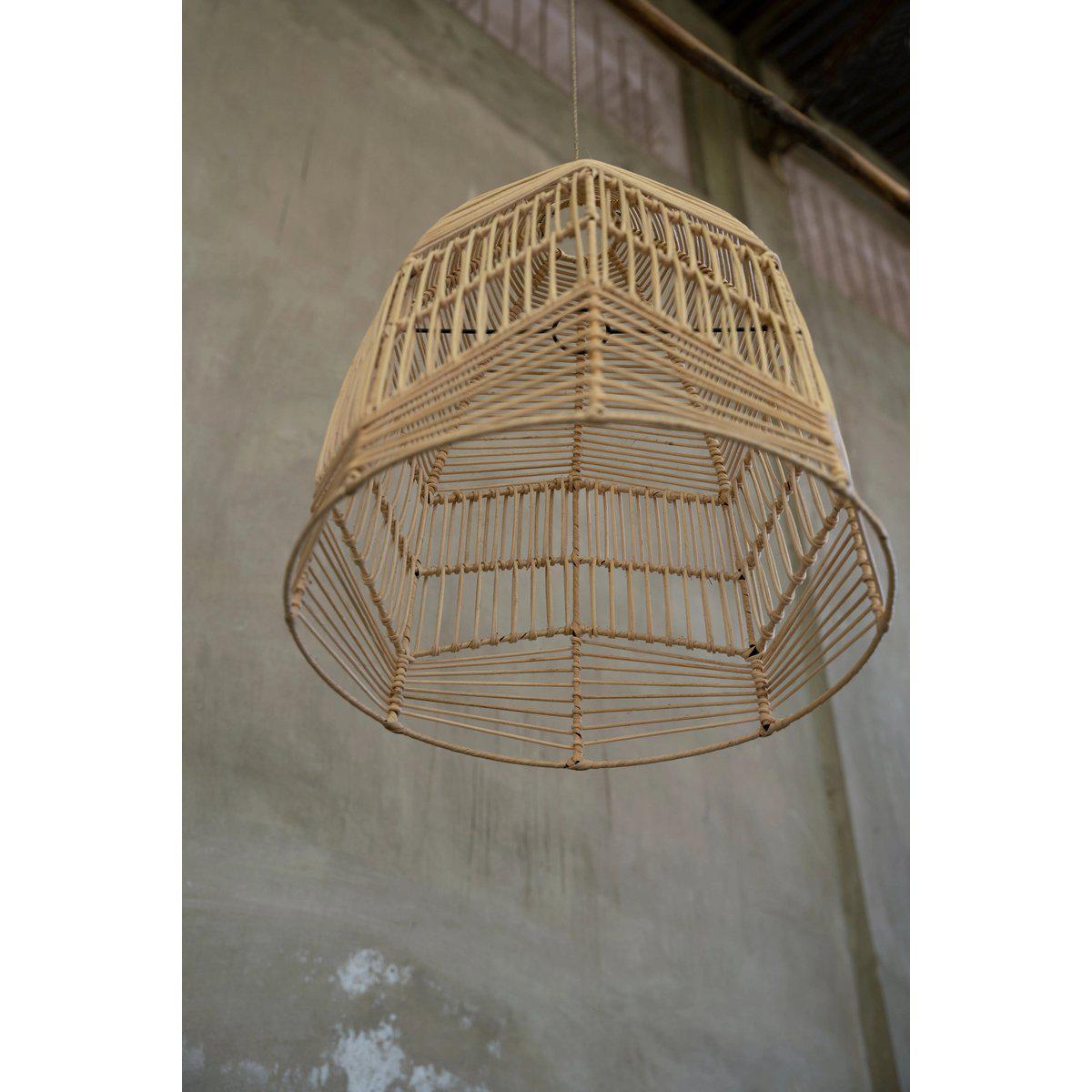 Rotan hanglamp Bala in naturel stijl, perfect voor boho inrichting in slaapkamer, kinderkamer of terras. Handgemaakt en opvallend design.