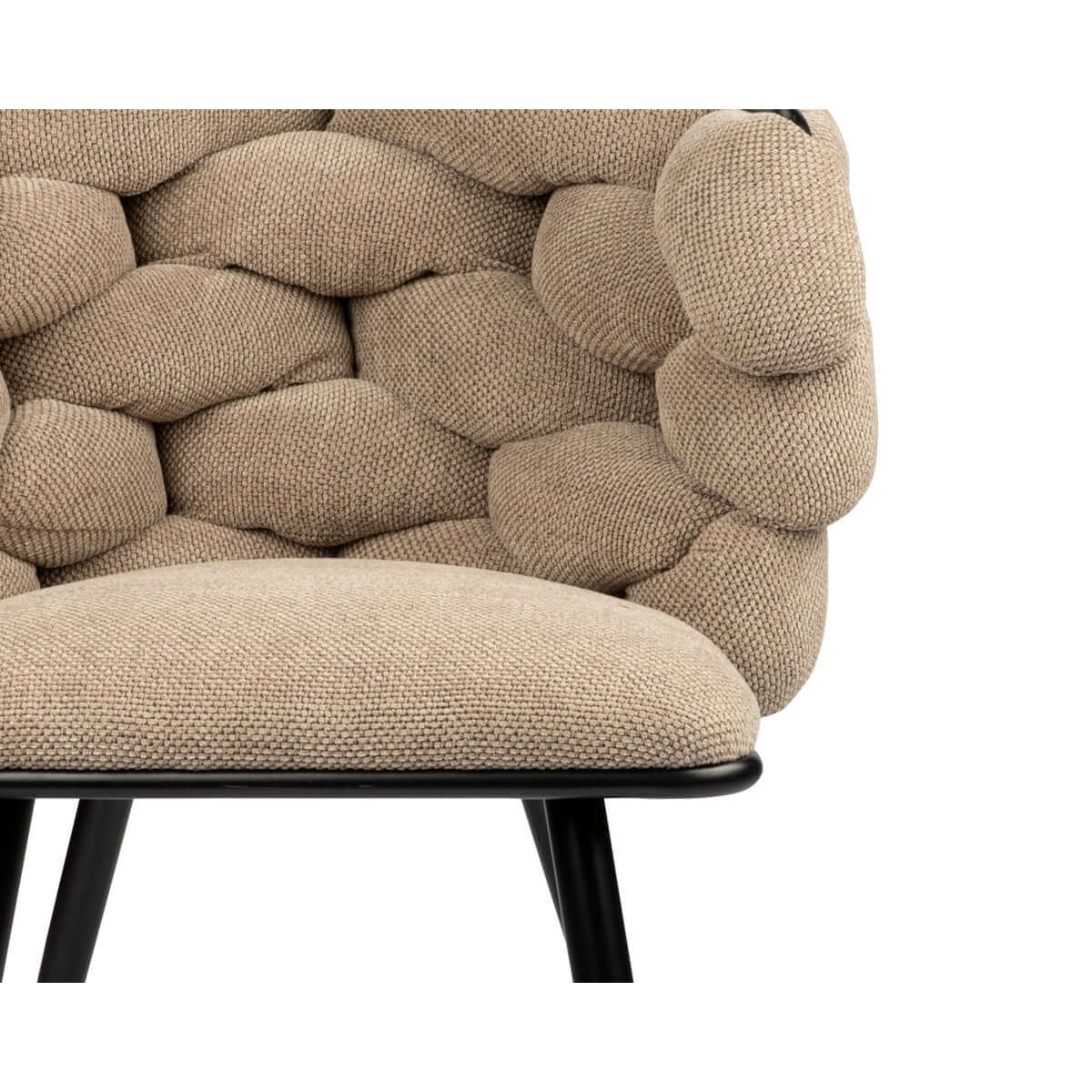 De Rock Chair bruin, detail van uniek geweven rugleuning, moderne luxe eyecatcher voor elk interieur.