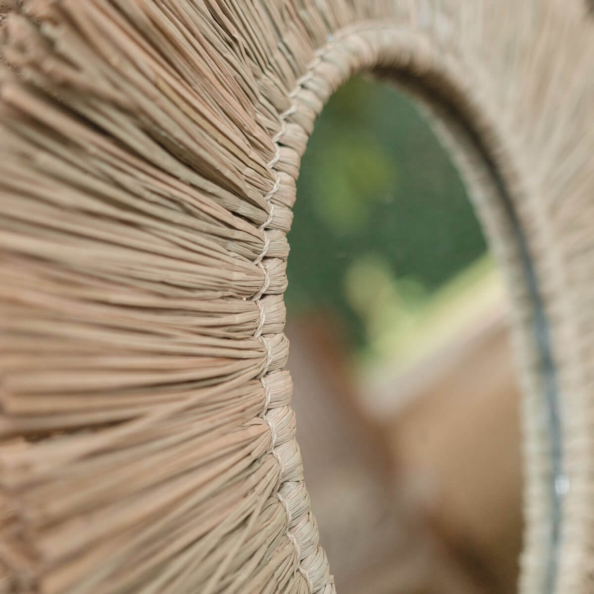 Wandspiegel van Zeegras Rond met 60 cm Diameter RIMBA-Soeji-Ik Hout ervan.