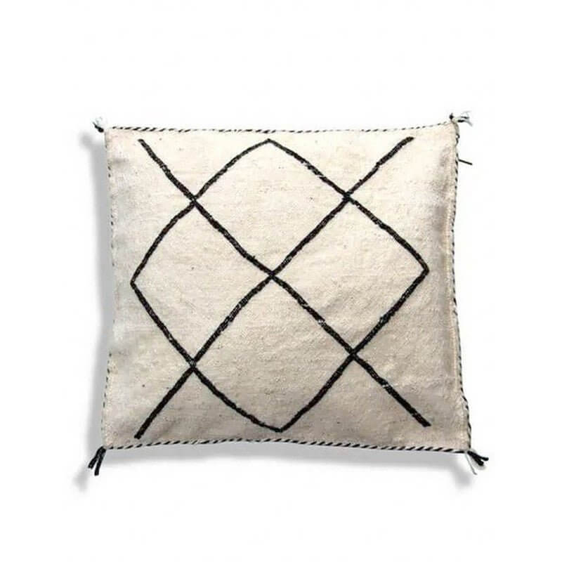 Beni Ouarain kussen met zwart-witte ruit, gestikte zijkanten, perfect voor modern en Scandinavisch interieur.