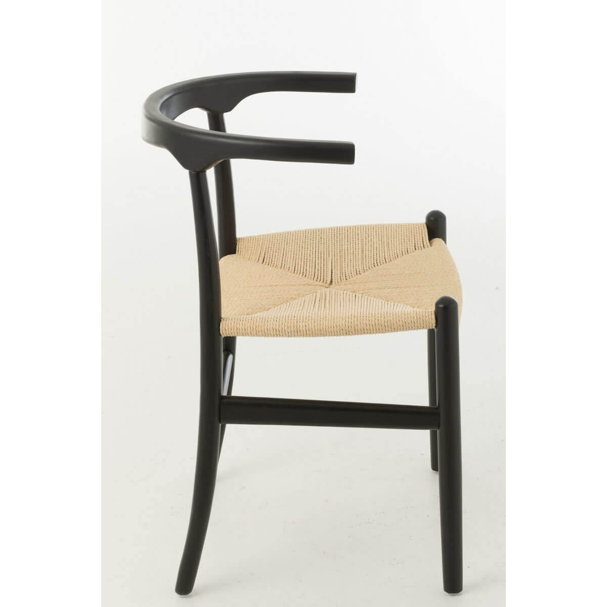 J-Line Stoel Toon in beukenhout met zwarte touwzitting, elegant modern design voor duurzaam interieur.