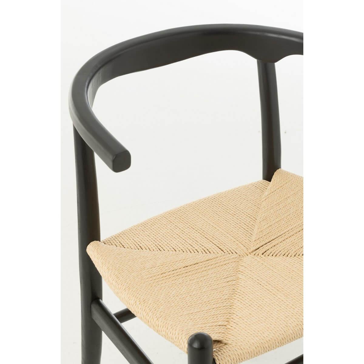 J-Line Stoel Toon in beukenhout met zwart touw, moderne en natuurlijke uitstraling voor elk interieur.