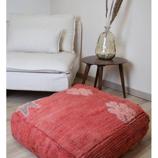 Marokkaans vloerkussen - k734; uniek handgemaakt berberkleed met bohemian stijl in woonkamer, originele vintage decoratie.