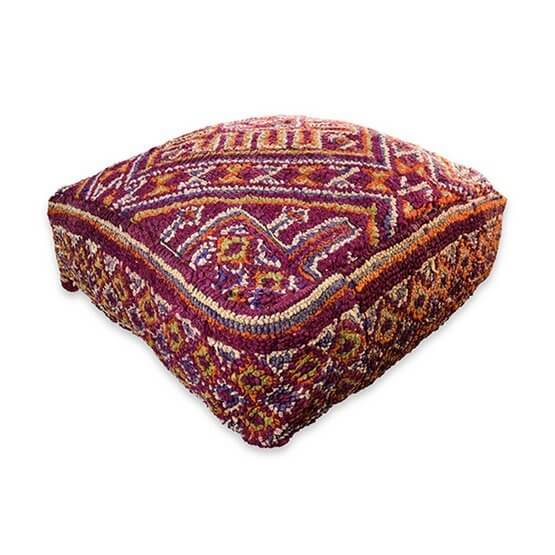 Marokkaans vloerkussen - uniek vintage design, bohemian sfeer, handgemaakt van berberkleed; perfecte eyecatcher voor je interieur.