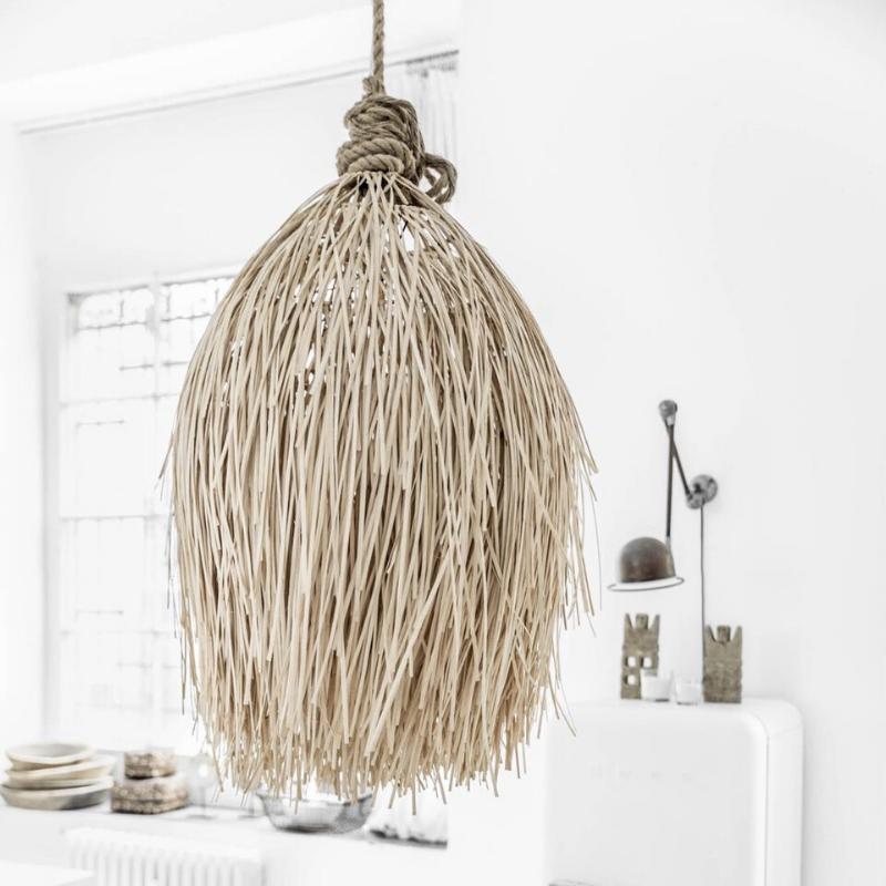 Stijlvolle rotan hanglamp Shaggy voor een boho sfeer in huis, gemaakt van duurzame materialen voor ultieme gezelligheid.