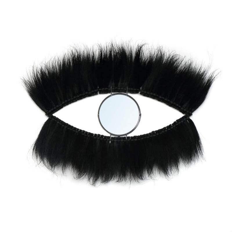 Boho spiegel The Black Eye, een opvallende zwarte gras spiegel voor een chique boho interieurstijl. Perfect voor hal, woonkamer of slaapkamer.