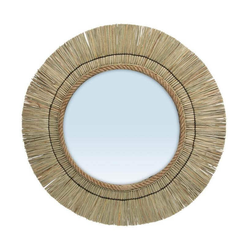 Boho spiegel The St Barth met natuurlijke grasrand, perfect voor een kusttextuur en aardse boho touch in je interieur.