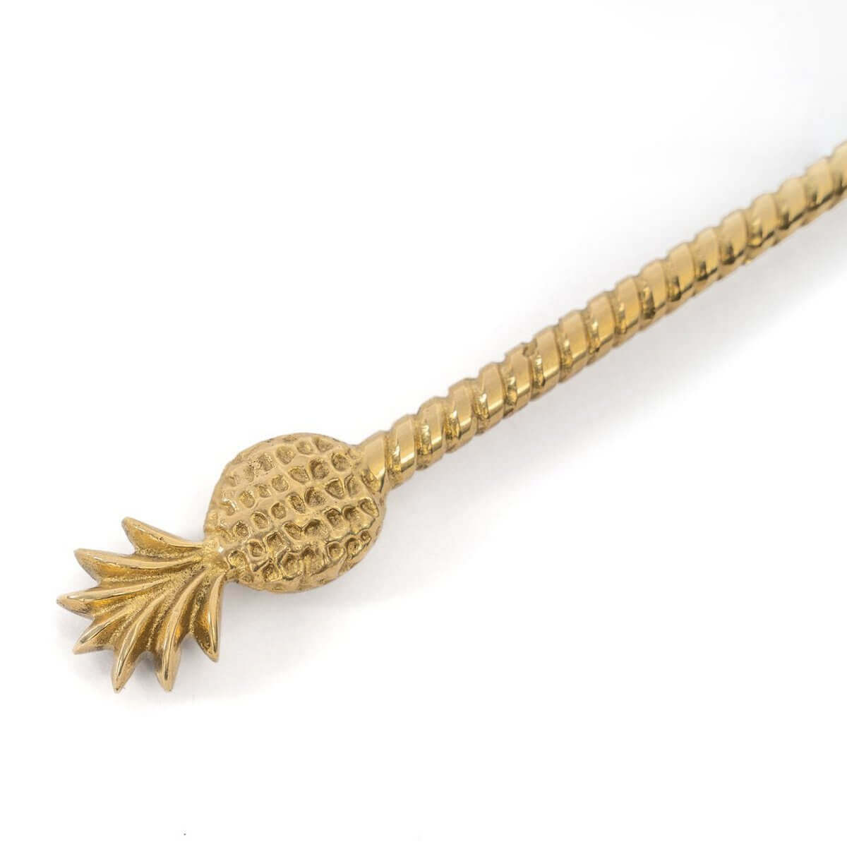 Elegant gouden vork met ananasontwerp, gemaakt van massief messing. Perfect voor een tropische sfeer op je eettafel.