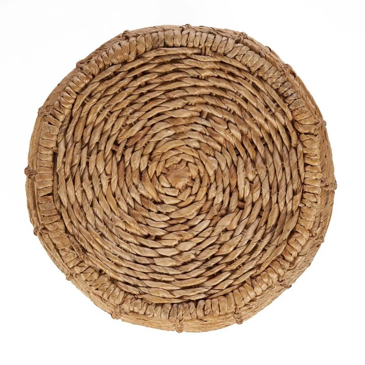 De Gustih Kruk - Naturel, bohemian stool made from sustainable banana leaf, showcasing organic texture and timeless craftsmanship.