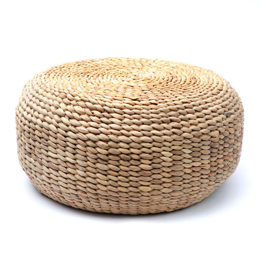 Alt Tag: Boho Hyacinth Poef in naturel kleur, perfect voor zowel interieur als tuin, handgemaakt voor unieke charme en veelzijdigheid.