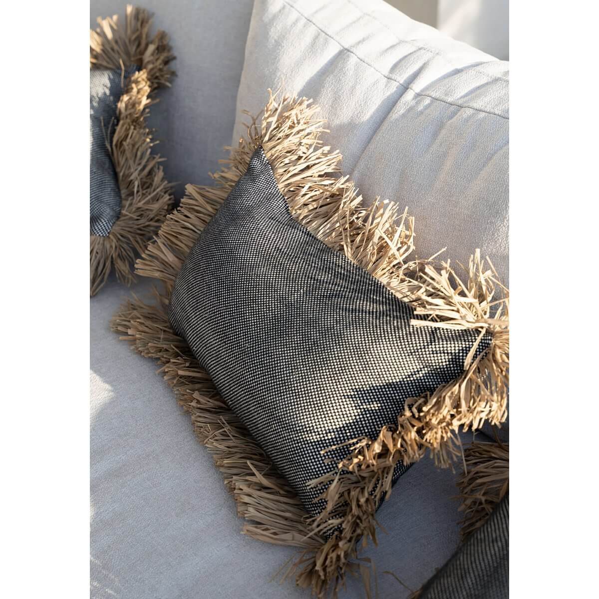 De Katoenen Bonita Kussenhoes - Naturel Zwart - 30x50-Bazar Bizar Living-Ik Hout ervan.