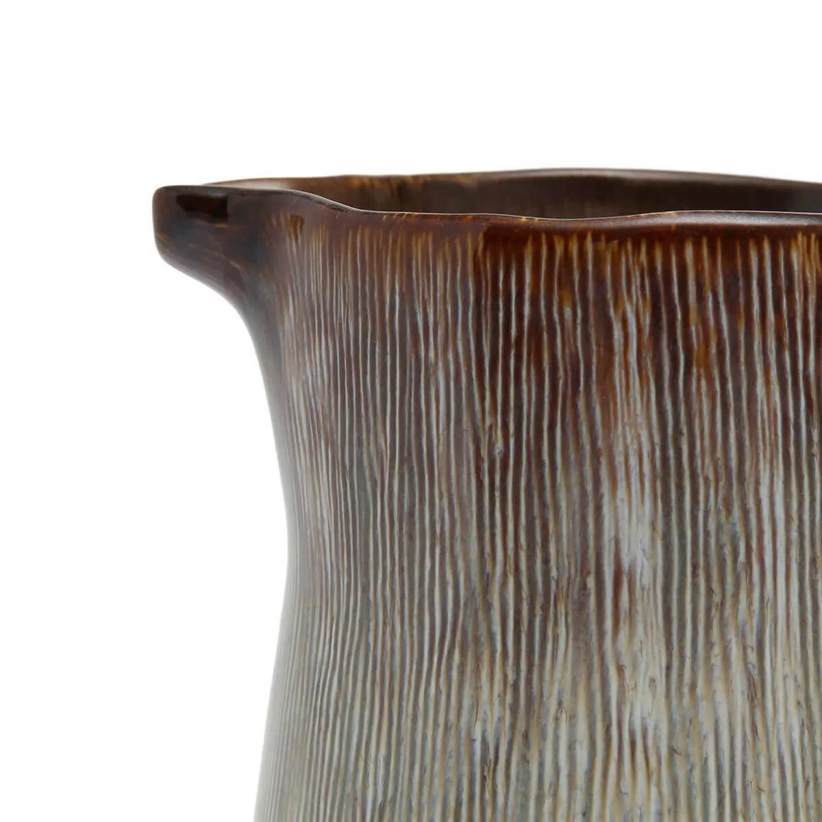 Close-up of the Peniche-werper with coastal design, ideal for serving drinks with a serene, handcrafted look.