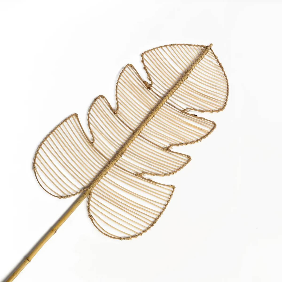 Bohemian-style Monstera leaf decor made from natural rattan, perfect for vases or walls; brand Bazar Bizar Living, size 120x40cm.