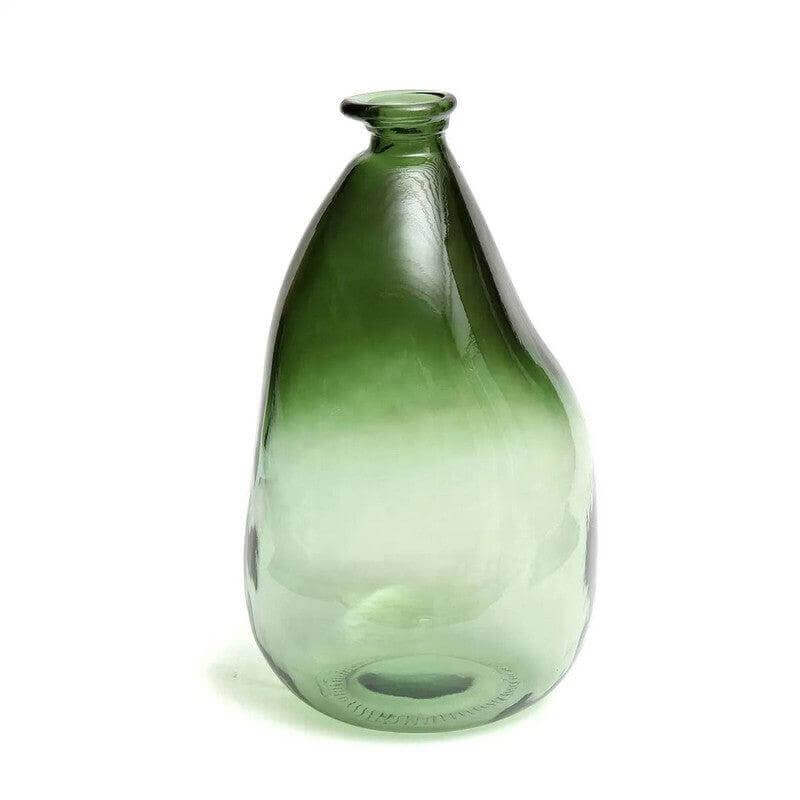 Groene Shudi Vaas van gerecycled glas met elegant gebogen ontwerp, perfect voor bloemen of als stijlvolle decoratie in huis.