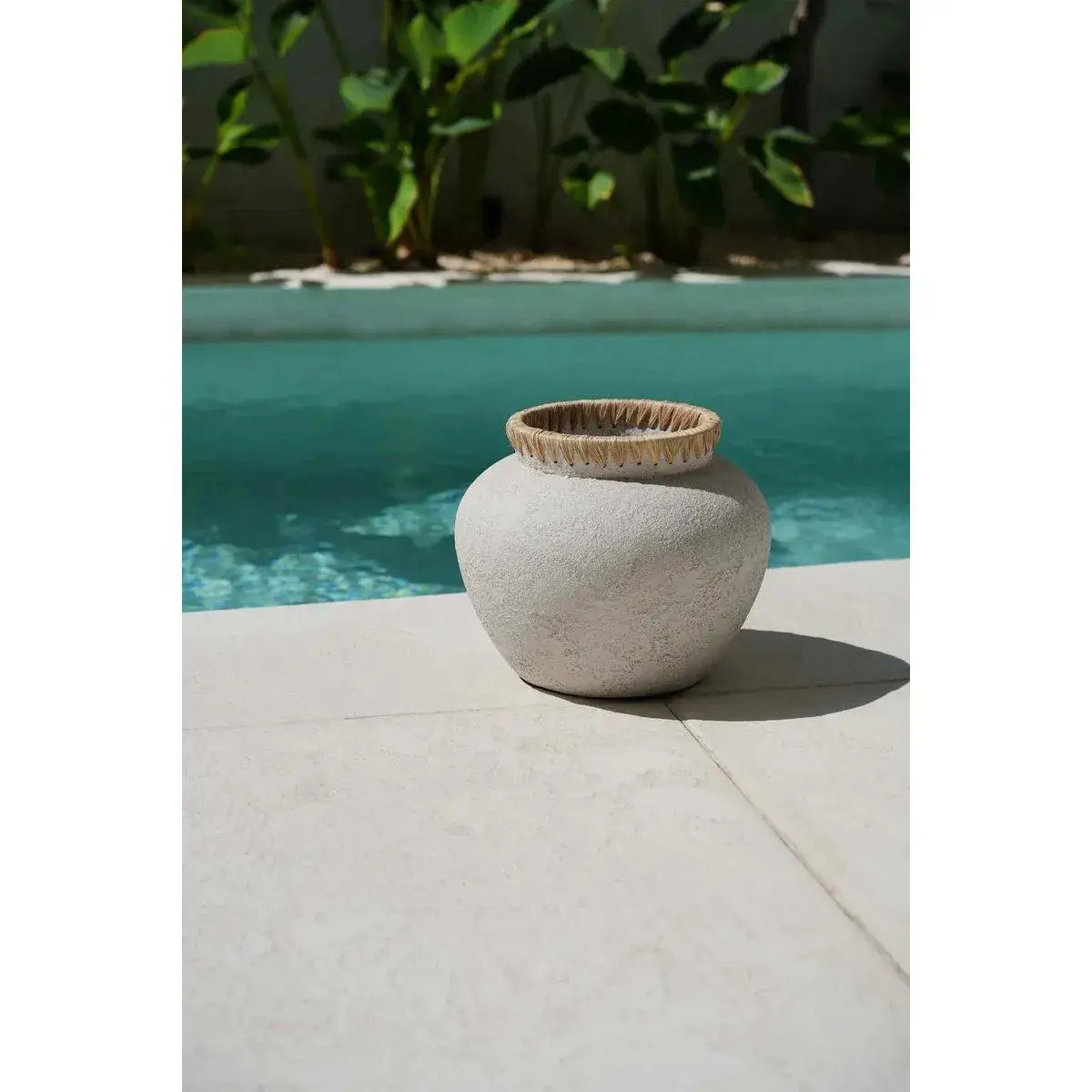 De Styly Vaas - Beton Naturel - L-vazen-Bazar Bizar Living-Ik Hout ervan.