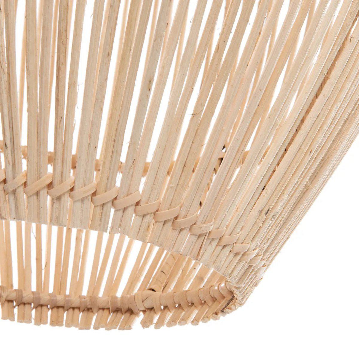 Cilindervormige rotan lampenkap De Zuri, geschikt als hanglamp of vloerlamp, creëert gezellige lichteffecten in de woonkamer of keuken.