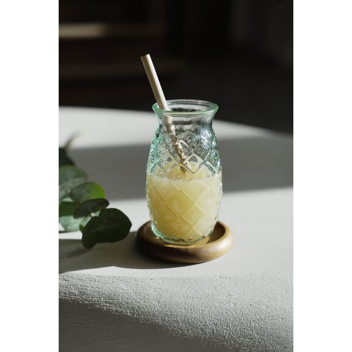 Alt Tag: Het Ananasglas - Blauw - L, bohemian style glass with pineapple design, perfect for cocktails, made from recycled glass.