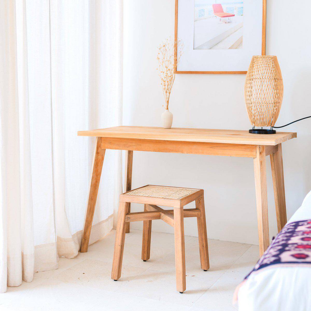 Houten kruk SUBANG met rotan van regenboomhout