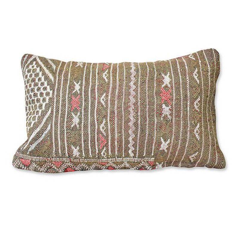 Marokkaans vintage kussen, handgemaakt van Berberkleed met unieke geometrische patronen in aardetinten, eyecatcher voor je interieur.