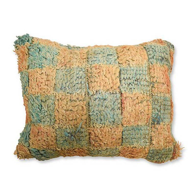Marokkaans vintage kussen met Berber motief in zachte pastelkleuren, perfect voor een bohemian sfeer in je woon- of slaapkamer.