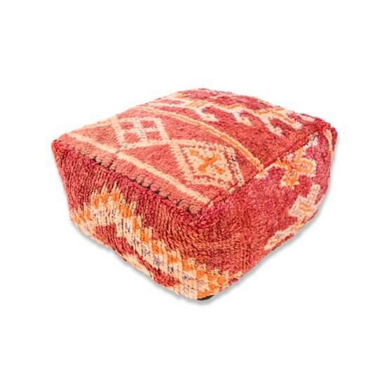 Marokkaans vloerkussen - handgemaakt, uniek en vintage, voegt een bohemian touch toe aan je interieur met berberkleed design.