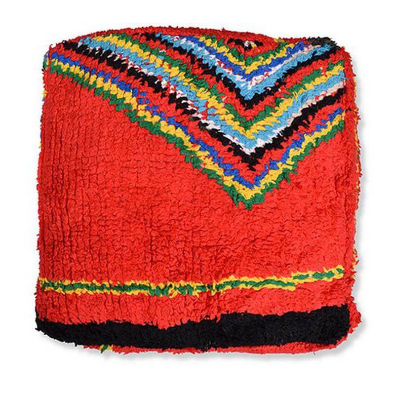 Marokkaans vloerkussen K1103 in bohemian stijl, handgemaakt van vintage Berberkleed, unieke en kleurrijke woondecoratie.