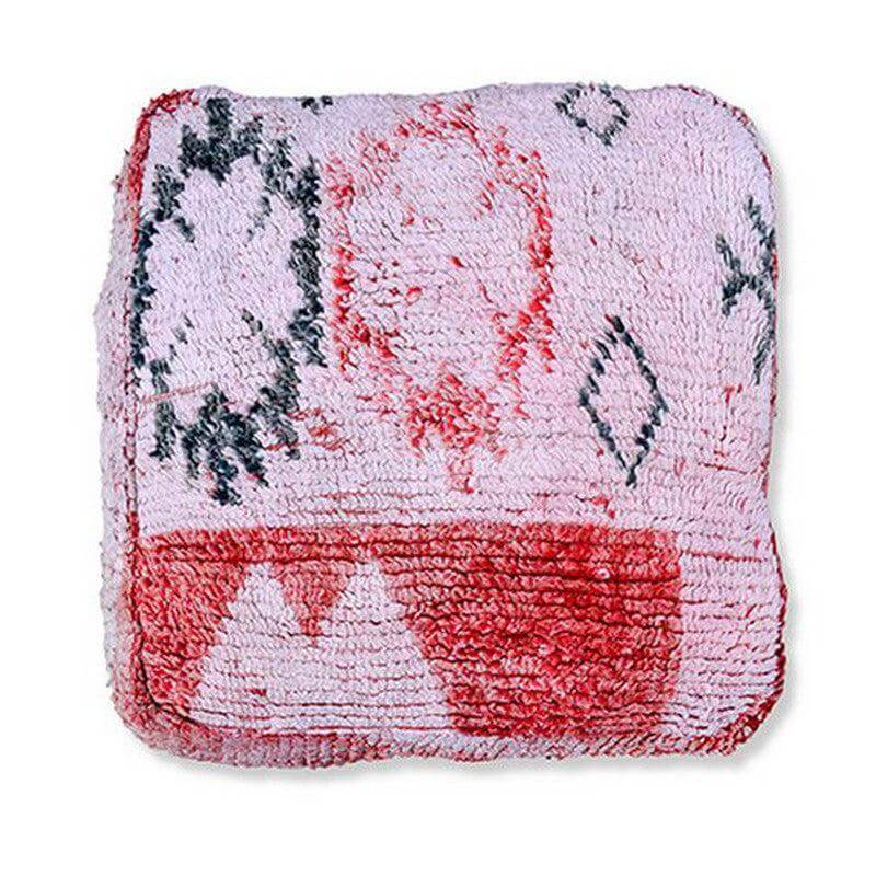 Marokkaans vloerkussen van vintage berberkleed, bohemian stijl, handgemaakt en uniek exemplaar K1115, eyecatcher voor woon- of slaapkamer.