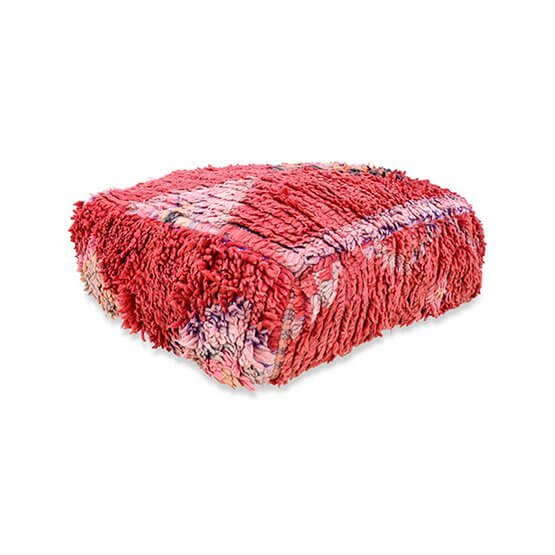 Marokkaans vloerkussen K1123 in levendige kleuren, handgemaakt en vol traditionele esthetiek, geschikt voor elke interieurstijl.
