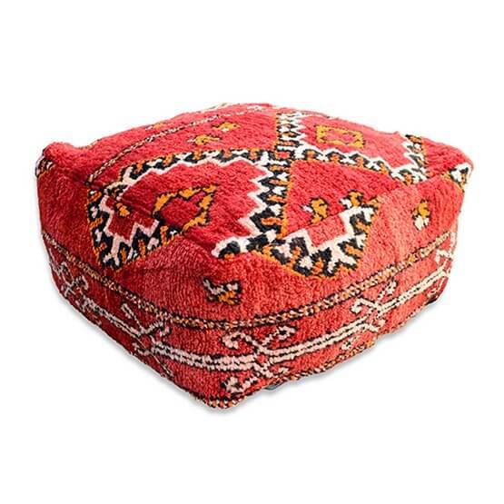 Marokkaans vloerkussen K1178, uniek vintage berber motief, bohemian sfeer, handgemaakt en kleurrijk voor woonkamer of slaapkamer.