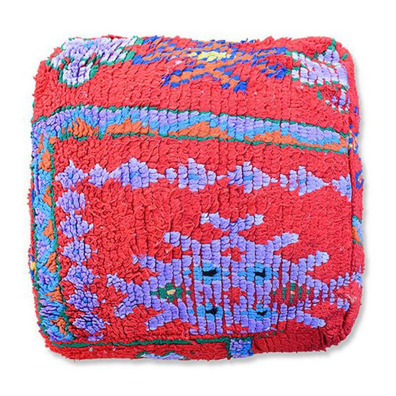 Marokkaans vloerkussen K1181, uniek en kleurrijk, gemaakt van vintage Berberkleed, bohemian sfeer, handgemaakt.