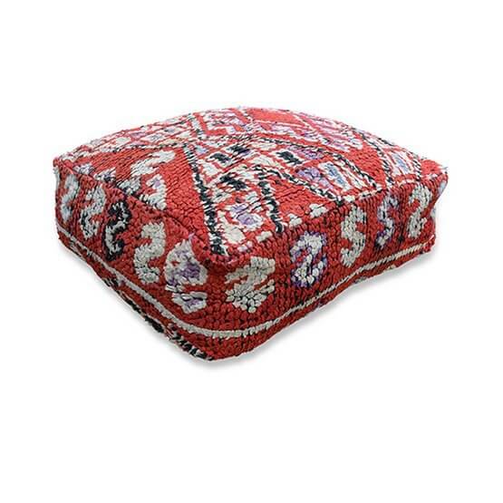 Marokkaans vloerkussen K768 met uniek vintage berberkleed patroon, perfect voor een bohemian sfeer in je woon- of slaapkamer.