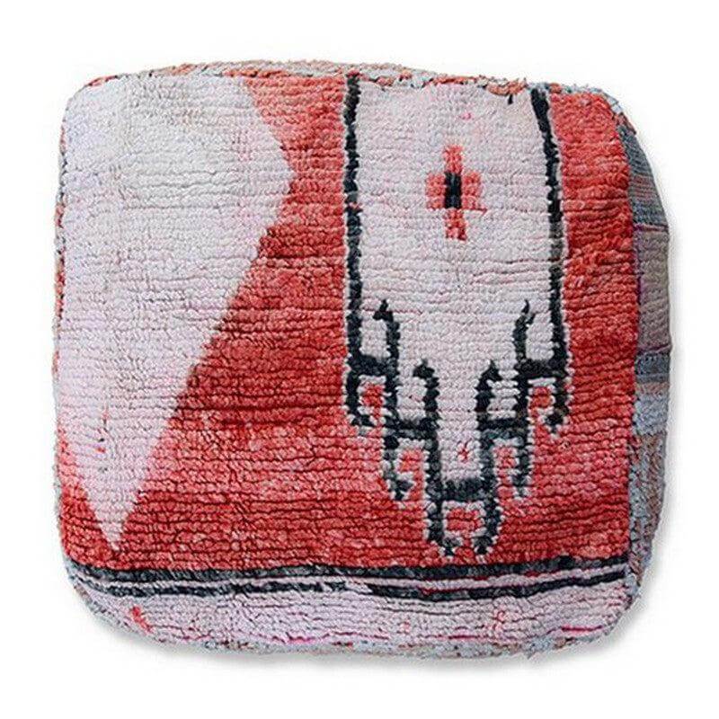Uniek Marokkaans vloerkussen, rood patroon, handgemaakt van Berberkleed, voor een bohemian sfeer in huis.