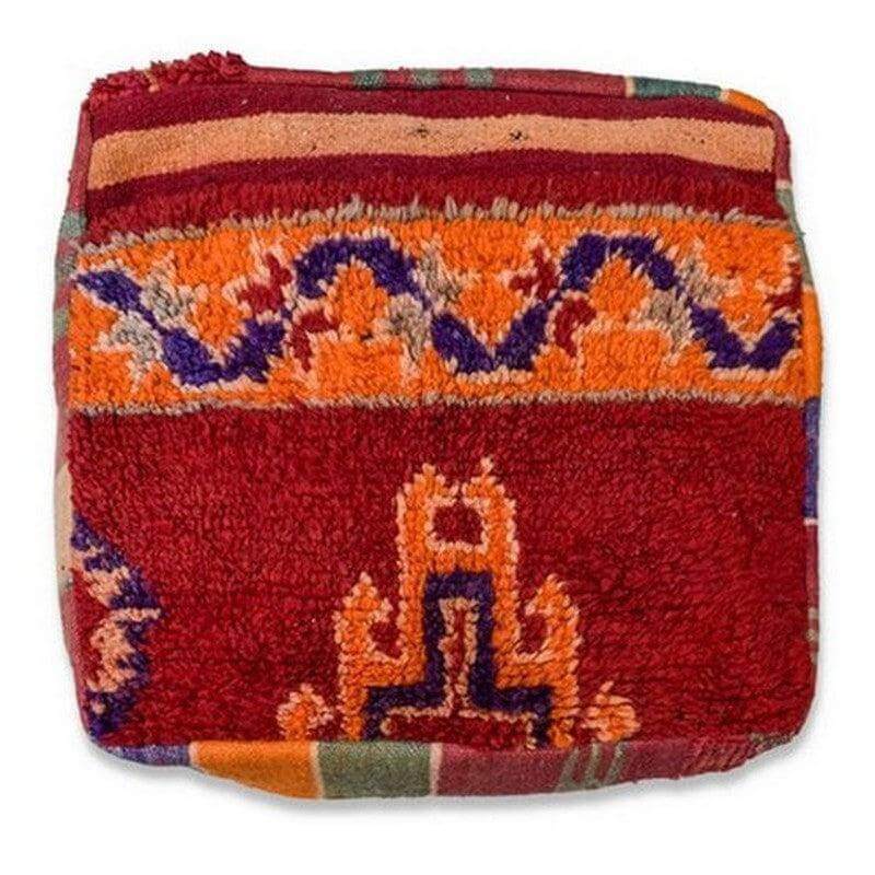Marokkaans vloerkussen K982 met vintage Berber design in warme kleuren, handgemaakt en uniek bohemian item voor je interieur.