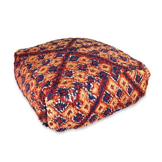Marokkaans vloerkussen k584 met bohemian patroon, uniek en handgemaakt van vintage Berberkleed, perfect voor sfeervolle inrichting.