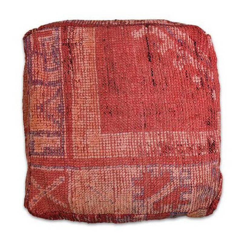 Marokkaans vloerkussen gemaakt van vintage Berberkleed, unieke rode patroon voor een bohemian sfeer in huis. Handgemaakt kunstwerk.