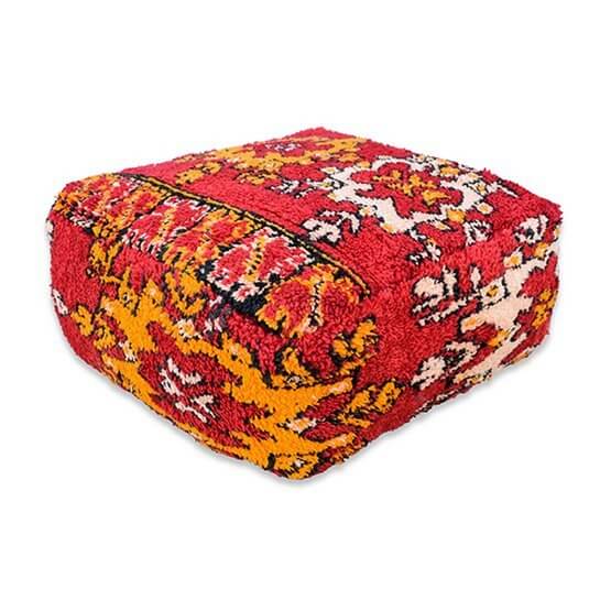 Vintage Marokkaans vloerkussen K1219 met kleurrijk bohemian patroon, handgemaakt van vintage berberkleed. Uniek woondecoratief item.