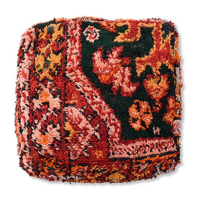 Marokkaans vloerkussen vintage K1235, handgemaakt van een Berberkleed, bohemian woondecoratie, unieke eyecatcher in rood en oranje.