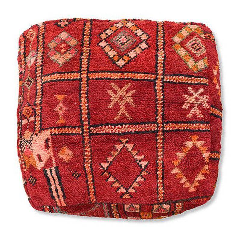 Marokkaans vintage vloerkussen met bohemian stijl, uniek handgemaakt van berberkleed, rood en oranje patroon. Model K1238.