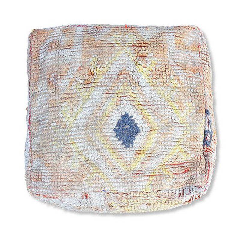 Marokkaans vloerkussen vintage in boho stijl, uniek handgemaakt van Berberkleed, een eyecatcher voor je interieur.