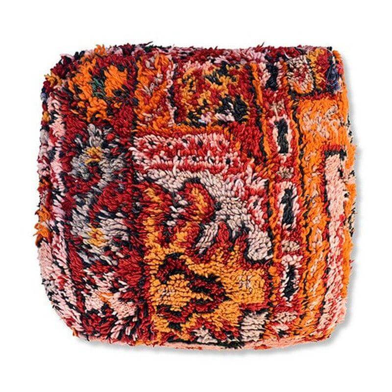 Vintage Marokkaans vloerkussen K1284, kleurrijk en bohemian, gemaakt van uniek berberkleed voor sfeervolle inrichting.