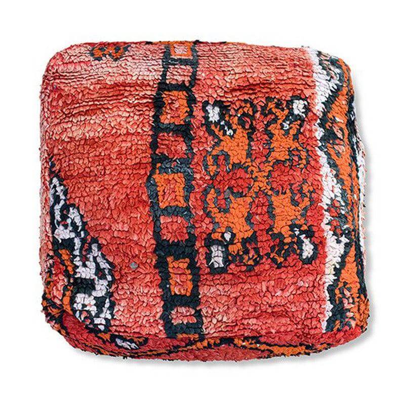 Marokkaans vloerkussen vintage met kleurrijk patroon, uniek en handgemaakt van Berberkleed, voor bohemian sfeer in huis.