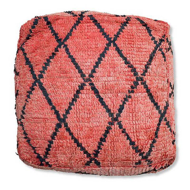 Marokkaans vloerkussen vintage in roze met zwarte ruiten, handgemaakt van Berberkleed voor een bohemian sfeer in je interieur - K1373.