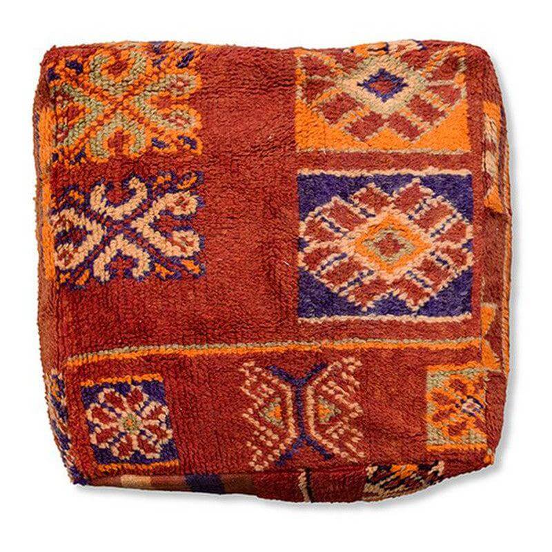 Marokkaans vloerkussen in rood en oranje, handgemaakt van vintage Berber kleed. Uniek en bohemian stijl, eyecatcher voor interieur.