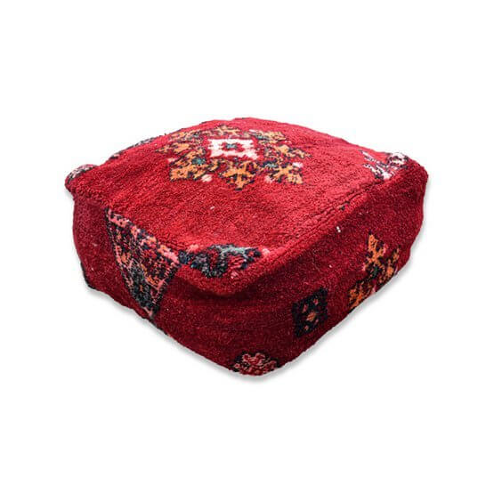 Unieke Marokkaanse vloerkussen, gemaakt van vintage Berber tapijt. Een eyecatcher voor een bohemien sfeer in je woonkamer of slaapkamer.